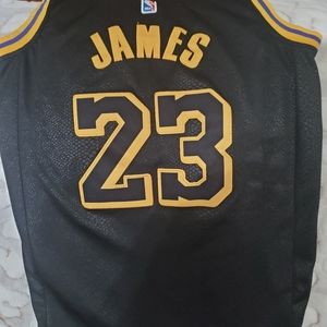 Y LeBron jersey